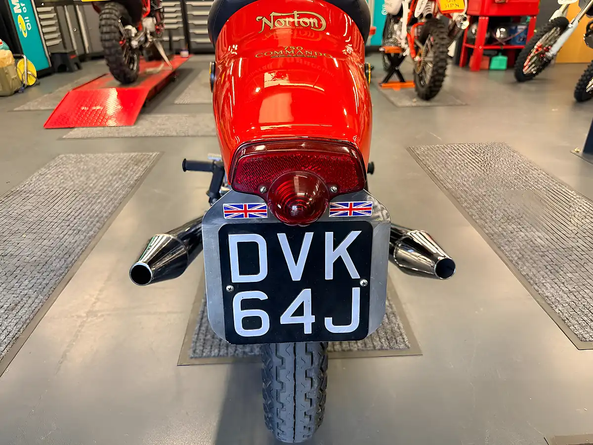 Used 1971 Norton Commando Fastback - Interior and Exterior details 15