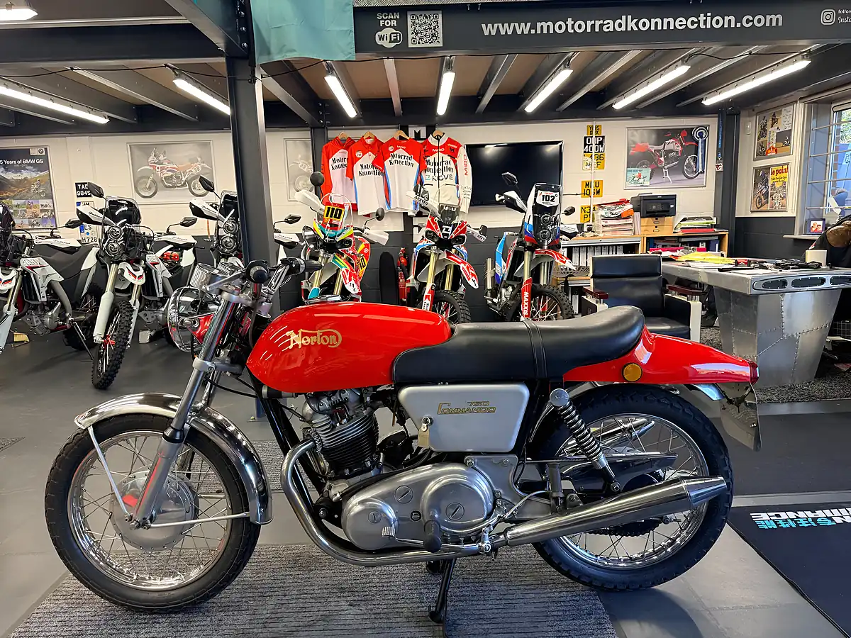 Used 1971 Norton Commando Fastback - Interior and Exterior details 2