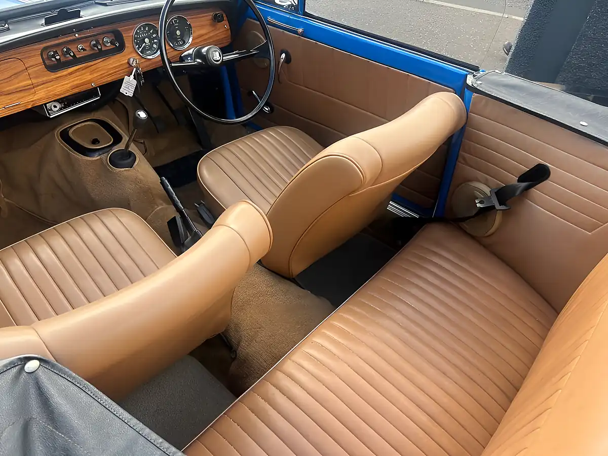 Used 1971 Triumph Herald Blue - Interior and Exterior details 10