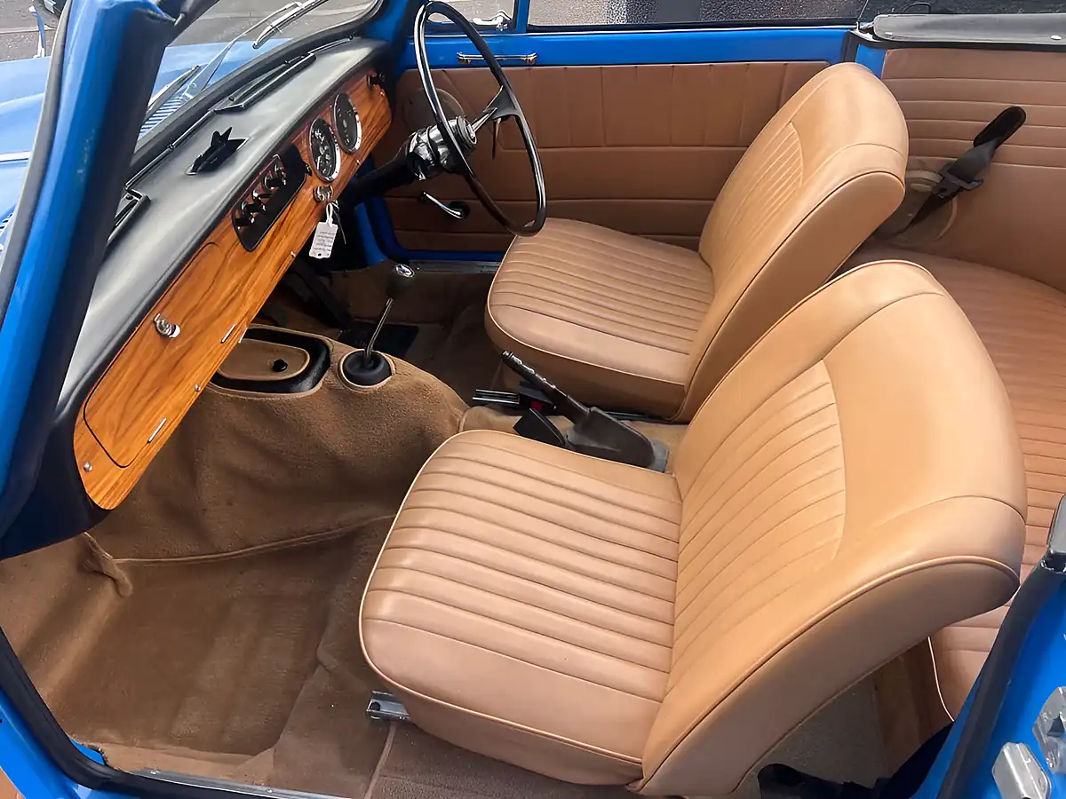 Used 1971 Triumph Herald Blue - Interior and Exterior details 11