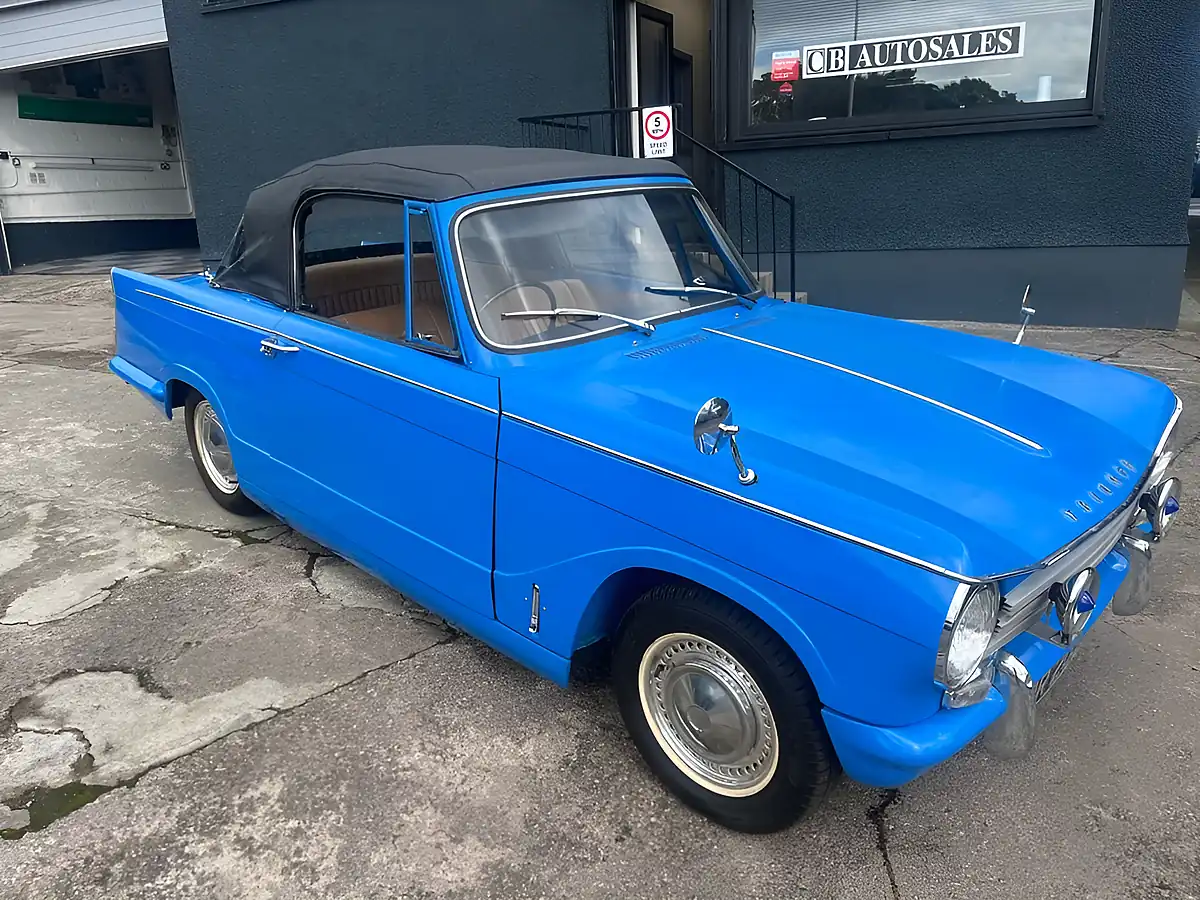 Used 1971 Triumph Herald Blue - Interior and Exterior details 19
