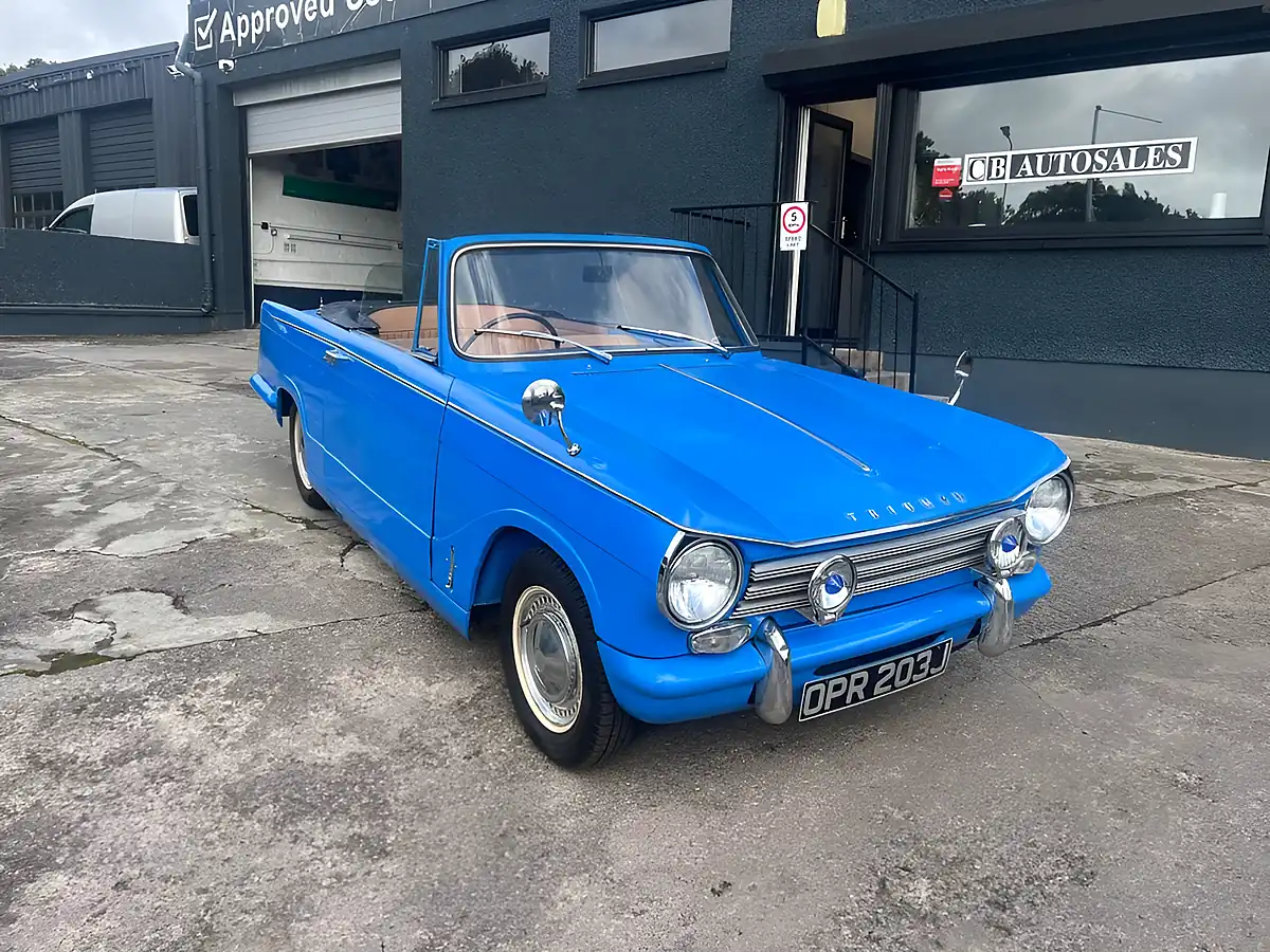 Used 1971 Triumph Herald Blue - Interior and Exterior details 3