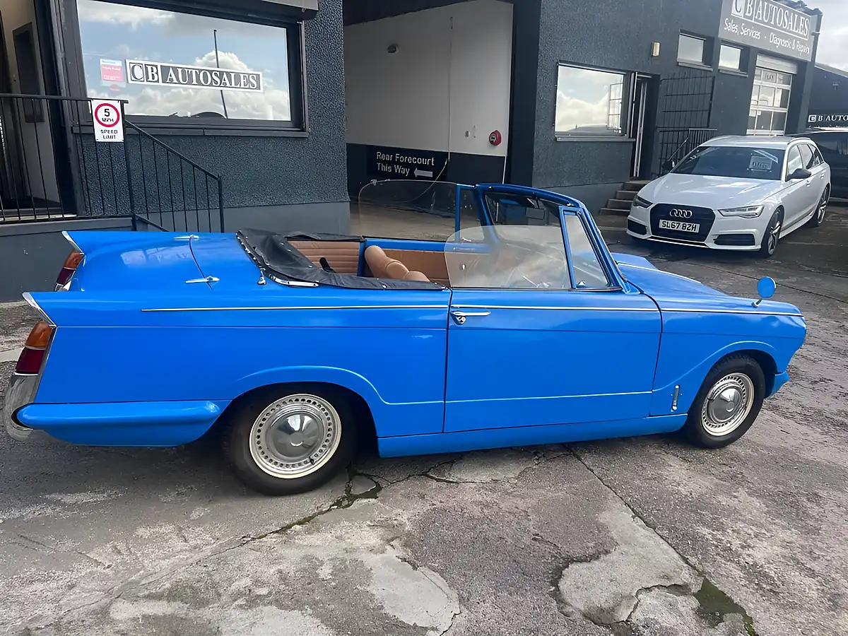 Used 1971 Triumph Herald Blue - Interior and Exterior details 4