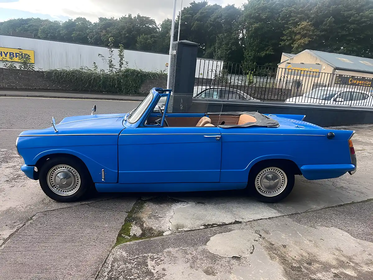 Used 1971 Triumph Herald Blue - Interior and Exterior details 8