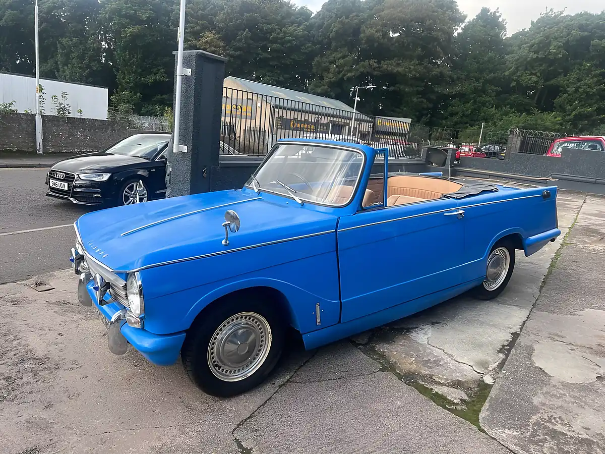 Used 1971 Triumph Herald Blue - Interior and Exterior details 9