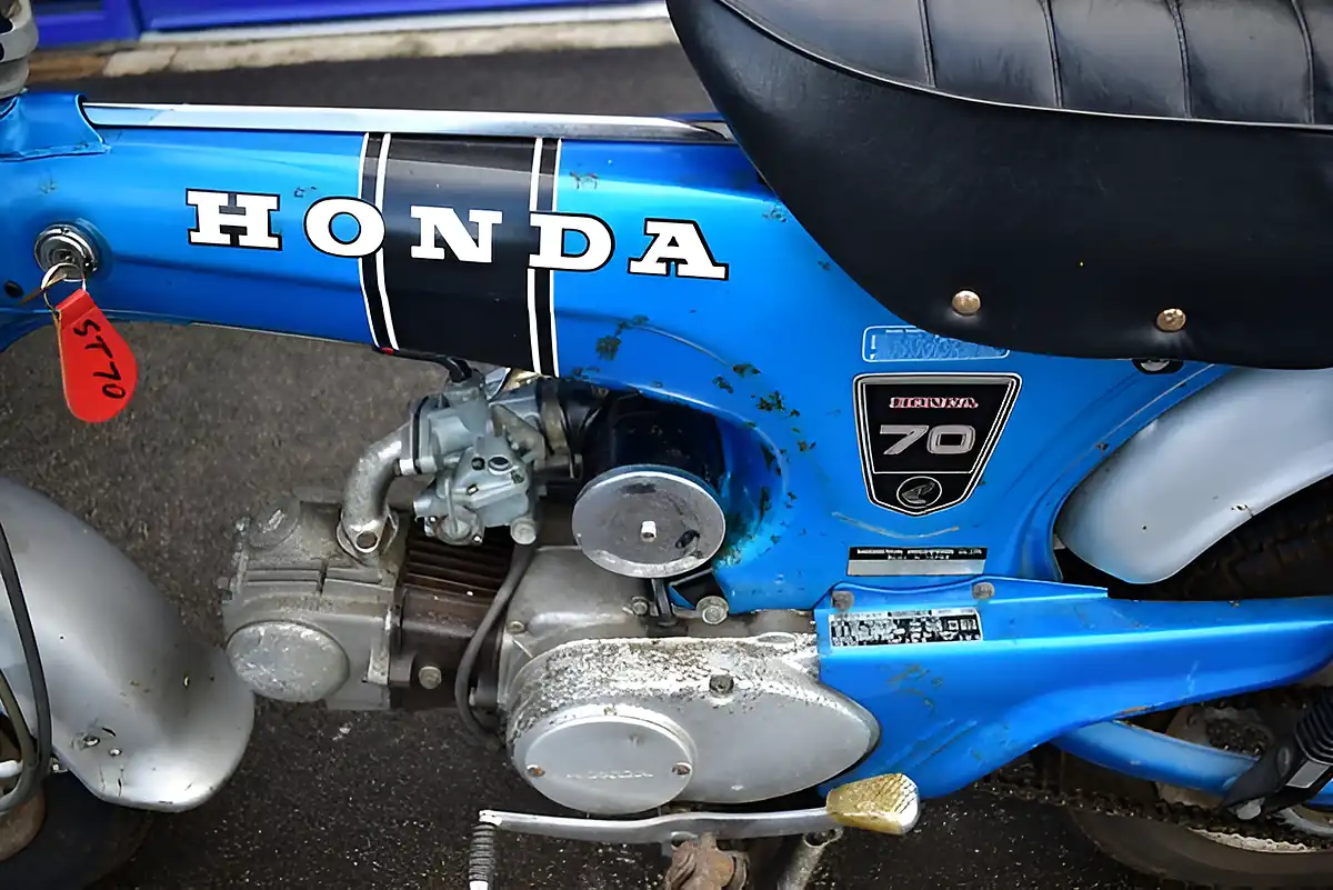 Used 1972 Honda ST70 Original Blue - Interior and Exterior details 13
