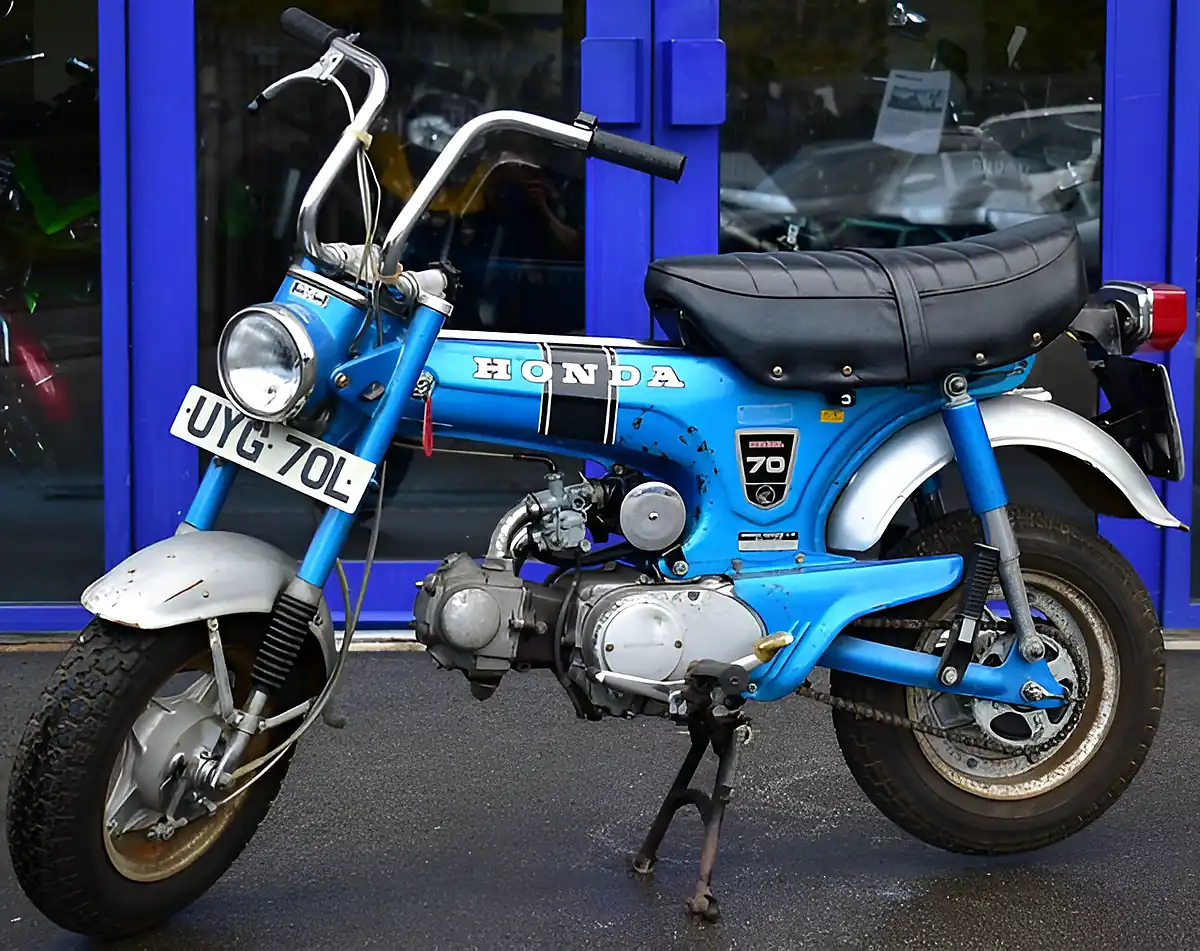 Used 1972 Honda ST70 Original Blue - Interior and Exterior details 2