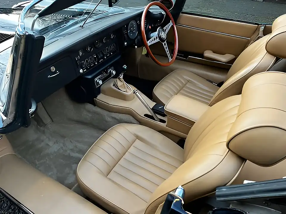 Used 1972 Jaguar E-Type Series Ii Roadster Blue - Interior and Exterior details 14