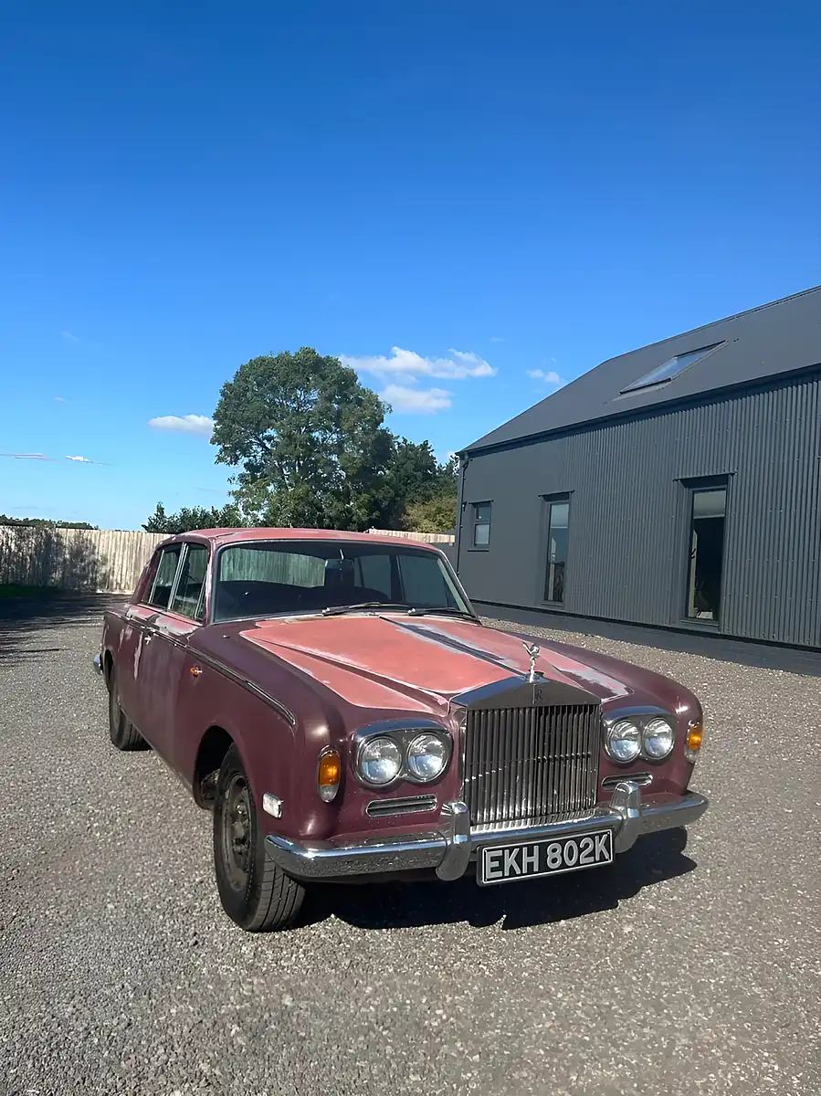 Used 1972 Rolls-Royce Silver Shadow Saloon Red - Interior and Exterior details 2