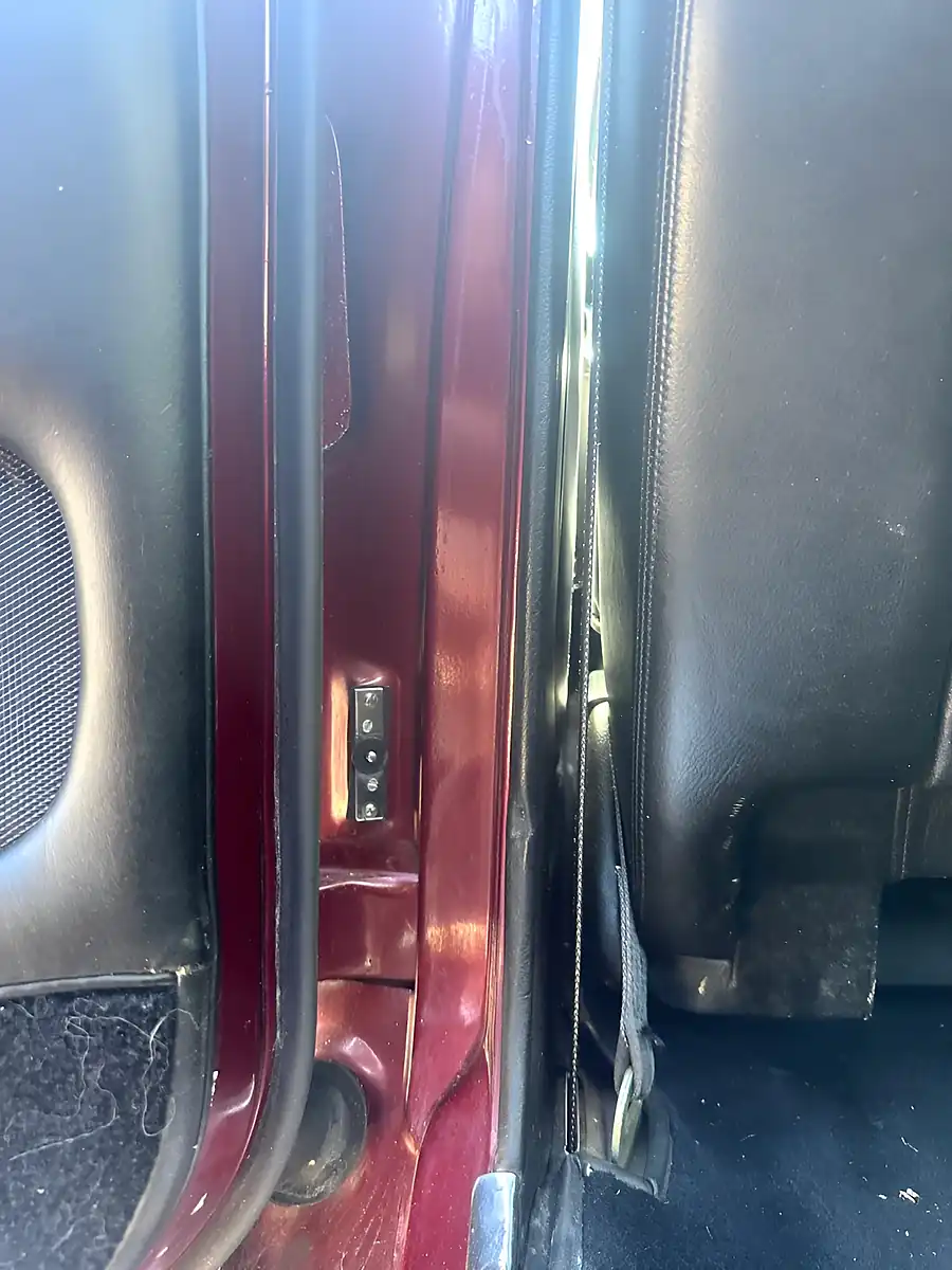 Used 1972 Rolls-Royce Silver Shadow Saloon Red - Interior and Exterior details 8