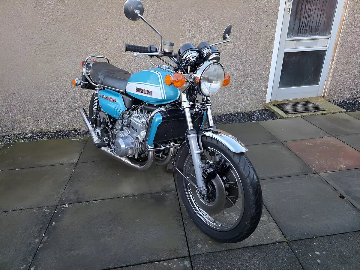 Used 1972 Suzuki GT750 - Front View