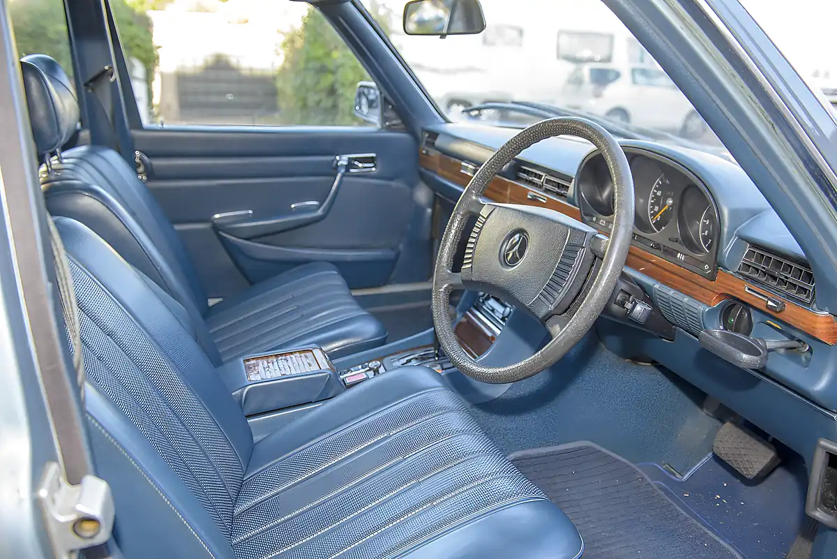 Used 1973 Mercedes-Benz 280 Se Silver Blue Metallic - Interior and Exterior details 10