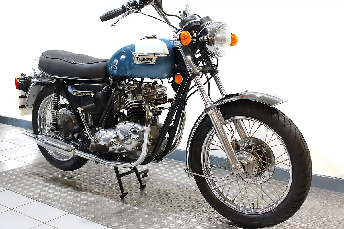 Used 1973 Triumph Bonneville T140V Export Model Blue - Interior and Exterior details 2