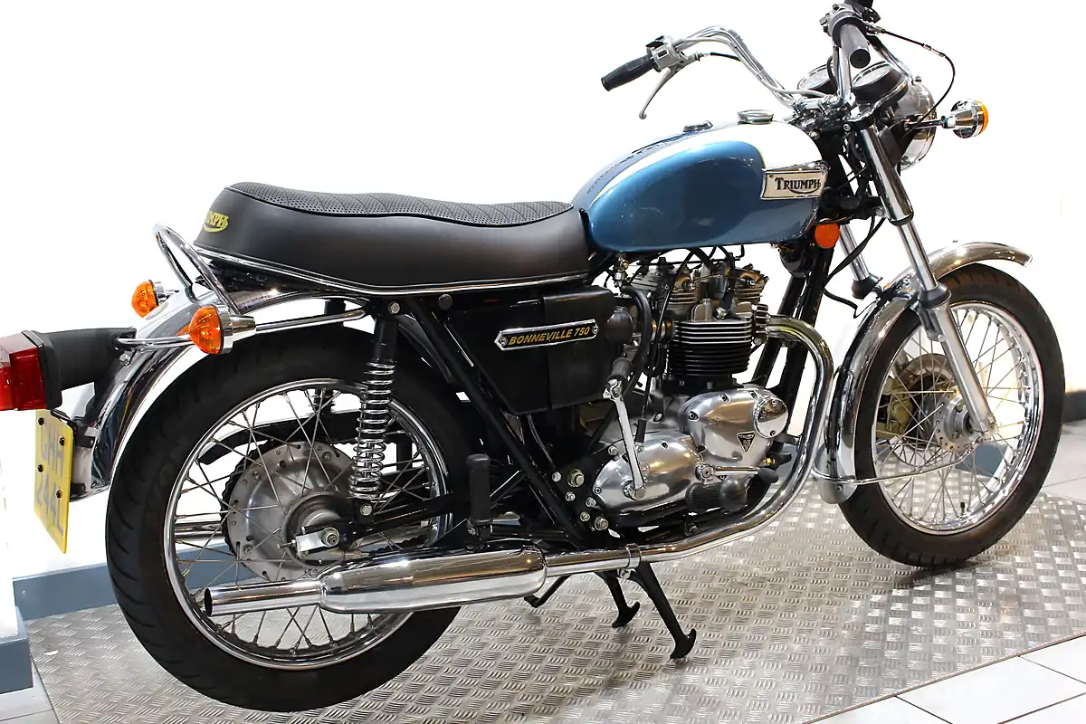 Used 1973 Triumph Bonneville T140V Export Model Blue - Interior and Exterior details 3