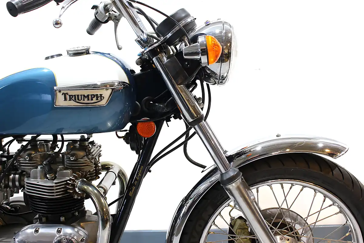 Used 1973 Triumph Bonneville T140V Export Model Blue - Interior and Exterior details 4