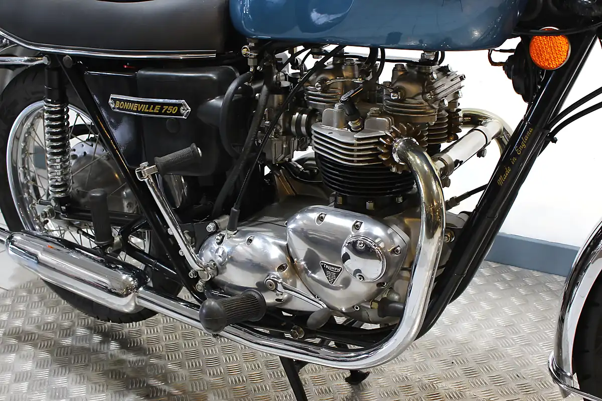 Used 1973 Triumph Bonneville T140V Export Model Blue - Interior and Exterior details 6