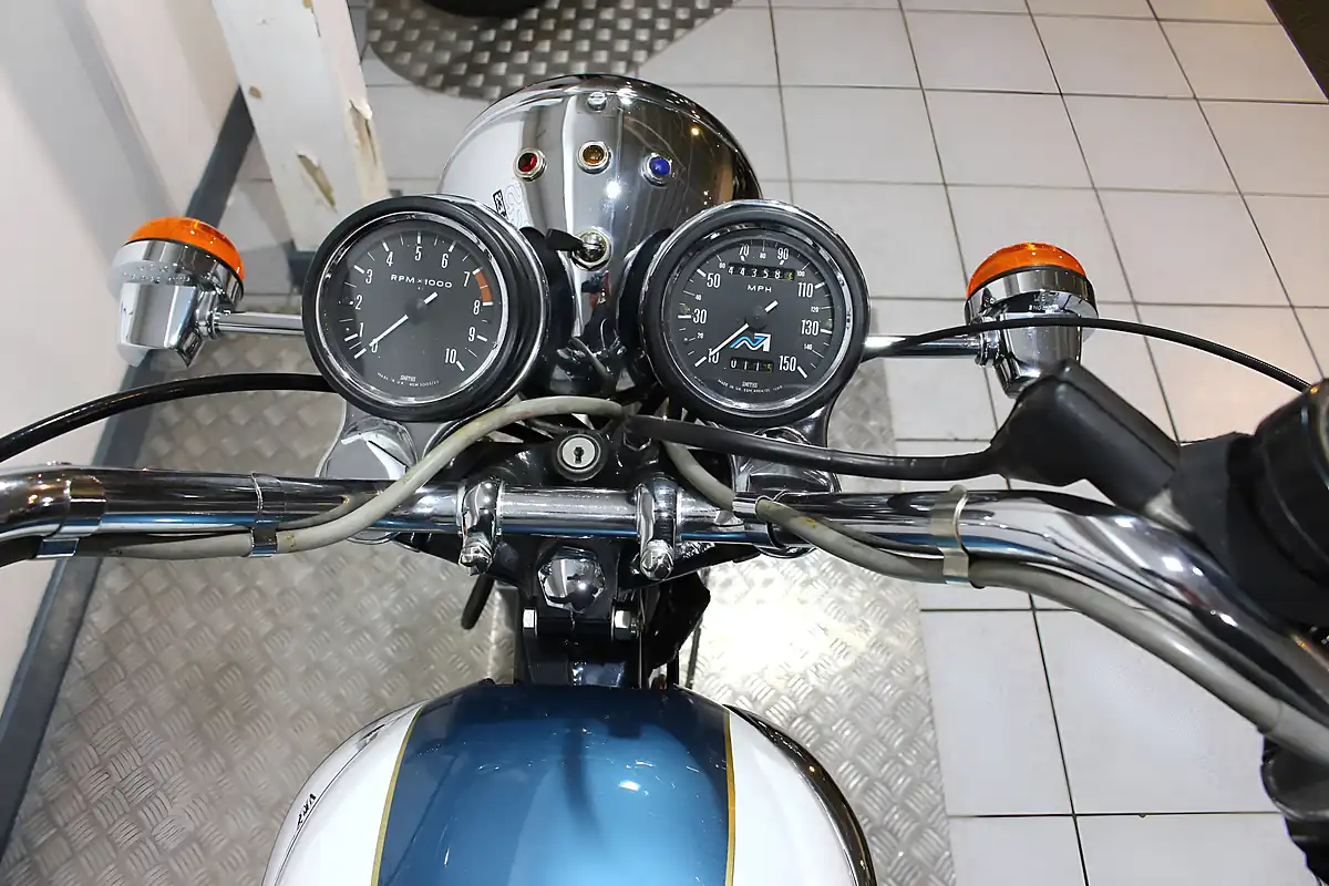 Used 1973 Triumph Bonneville T140V Export Model Blue - Interior and Exterior details 8