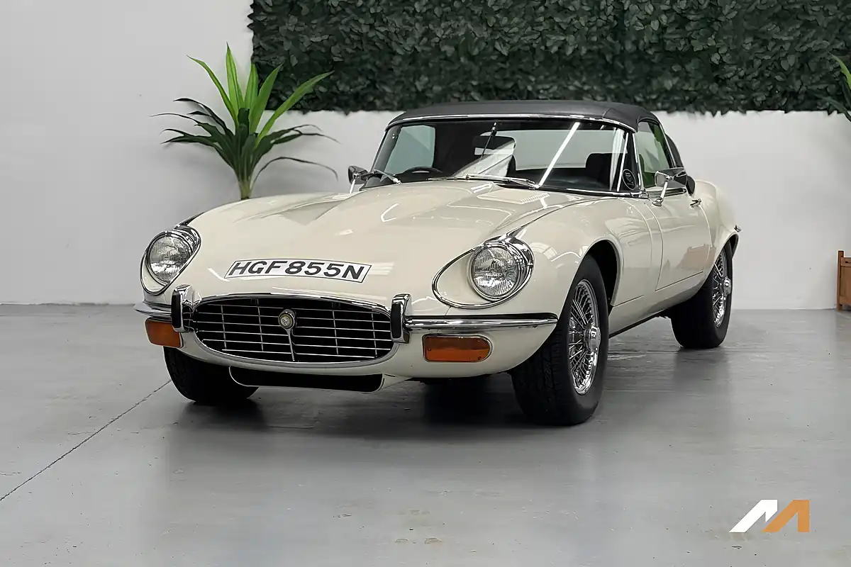 Used 1974 Jaguar E-Type Series 3 White - Interior and Exterior details 11