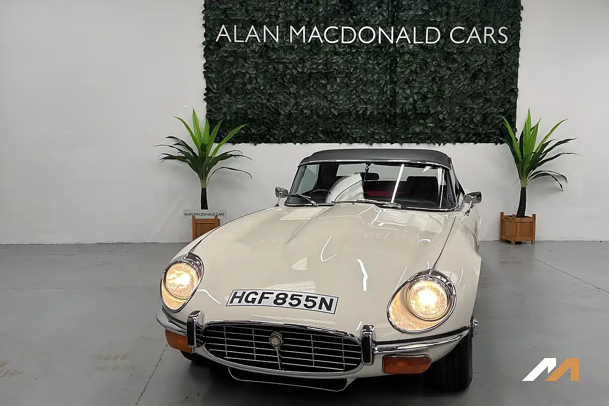 Used 1974 Jaguar E-Type Series 3 White - Interior and Exterior details 13