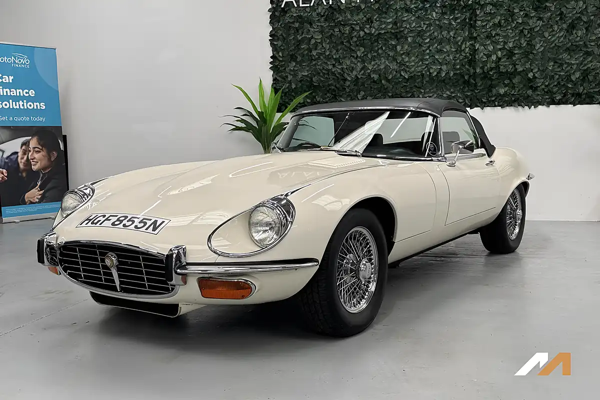 Used 1974 Jaguar E-Type Series 3 White - Interior and Exterior details 15