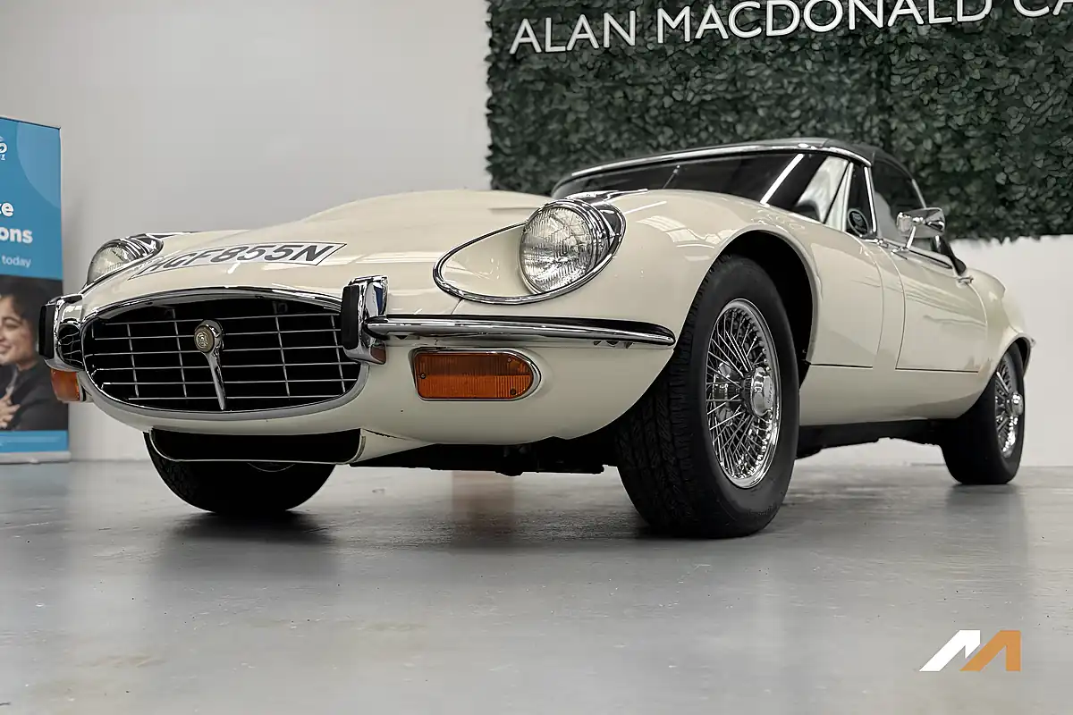 Used 1974 Jaguar E-Type Series 3 White - Interior and Exterior details 17