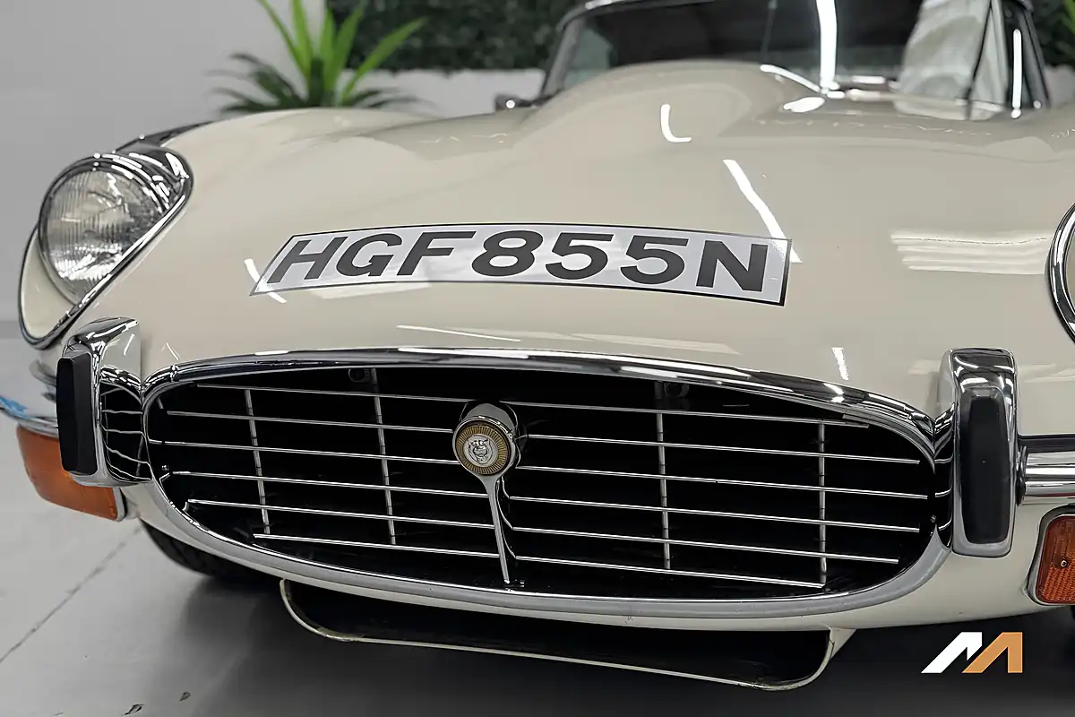 Used 1974 Jaguar E-Type Series 3 White - Interior and Exterior details 19