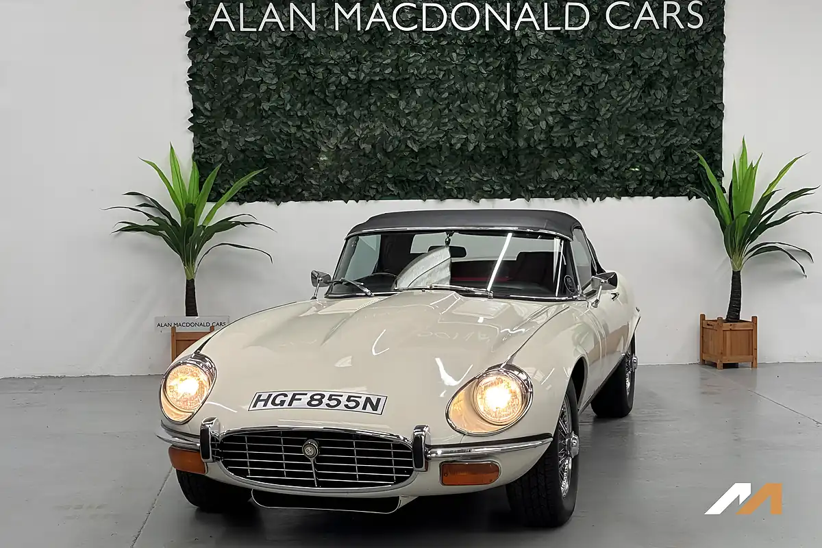 Used 1974 Jaguar E-Type Series 3 White - Interior and Exterior details 9