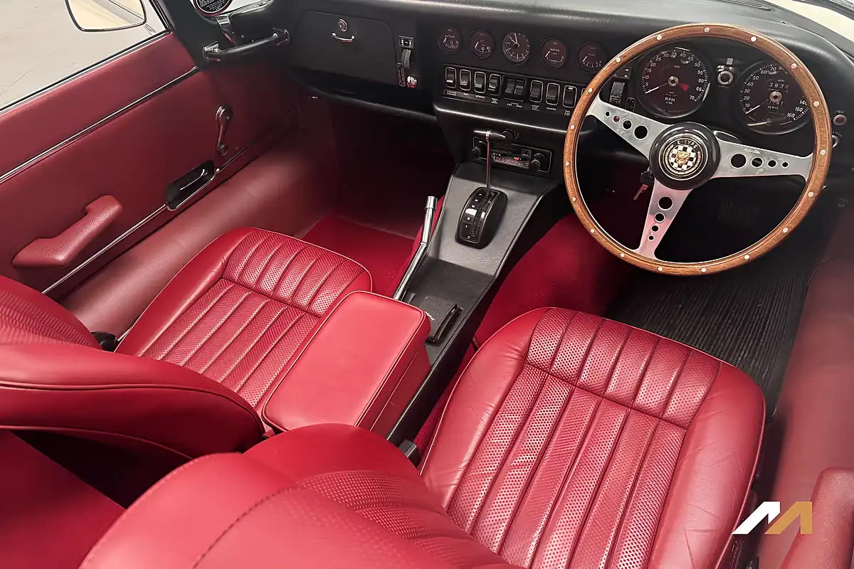 Used 1974 Jaguar E-Type White - Interior and Exterior details 14