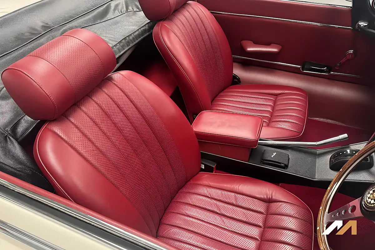 Used 1974 Jaguar E-Type White - Interior and Exterior details 15