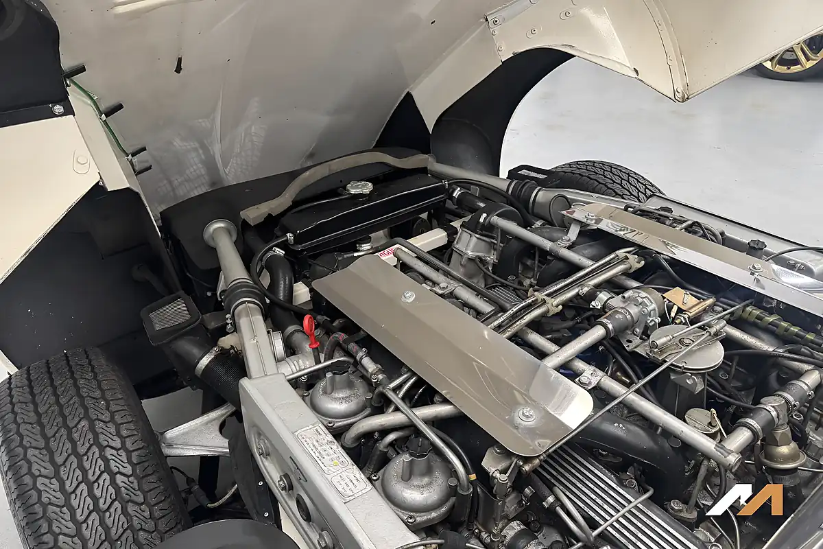 Used 1974 Jaguar E-Type White - Interior and Exterior details 19