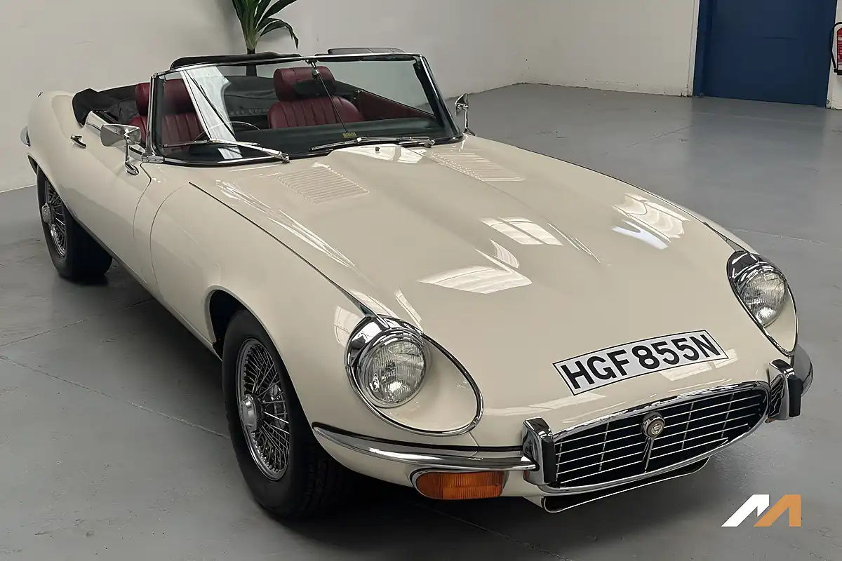 Used 1974 Jaguar E-Type White - Interior and Exterior details 4
