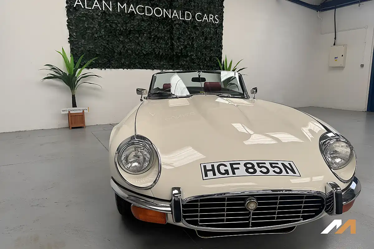 Used 1974 Jaguar E-Type White - Interior and Exterior details 5
