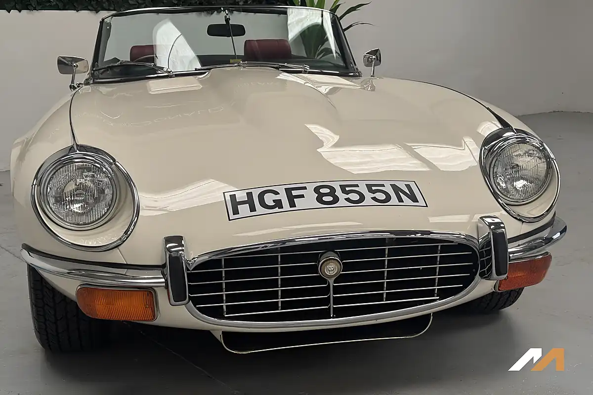 Used 1974 Jaguar E-Type White - Interior and Exterior details 9