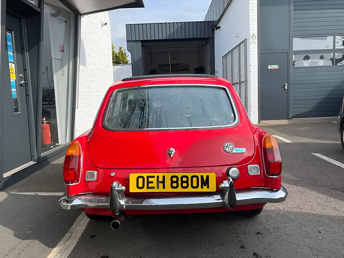 Used 1974 MG Mgb GT Coupe Tartan Red - Interior and Exterior details 11