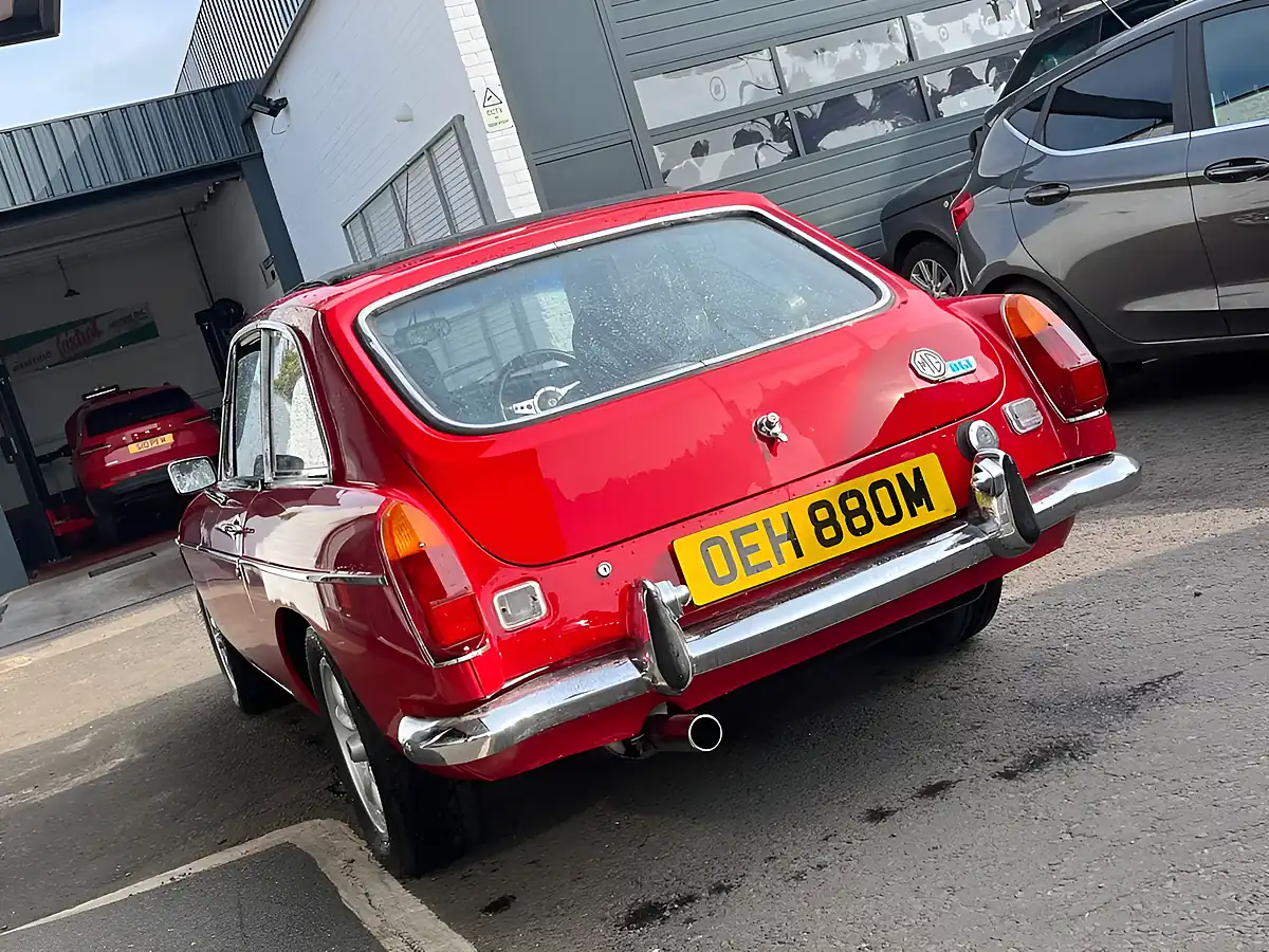 Used 1974 MG Mgb GT Coupe Tartan Red - Interior and Exterior details 12