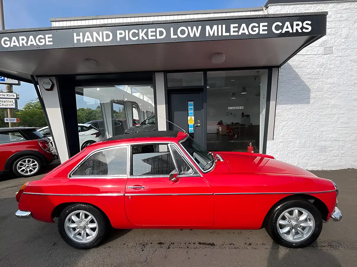 Used 1974 MG Mgb GT Coupe Tartan Red - Interior and Exterior details 2