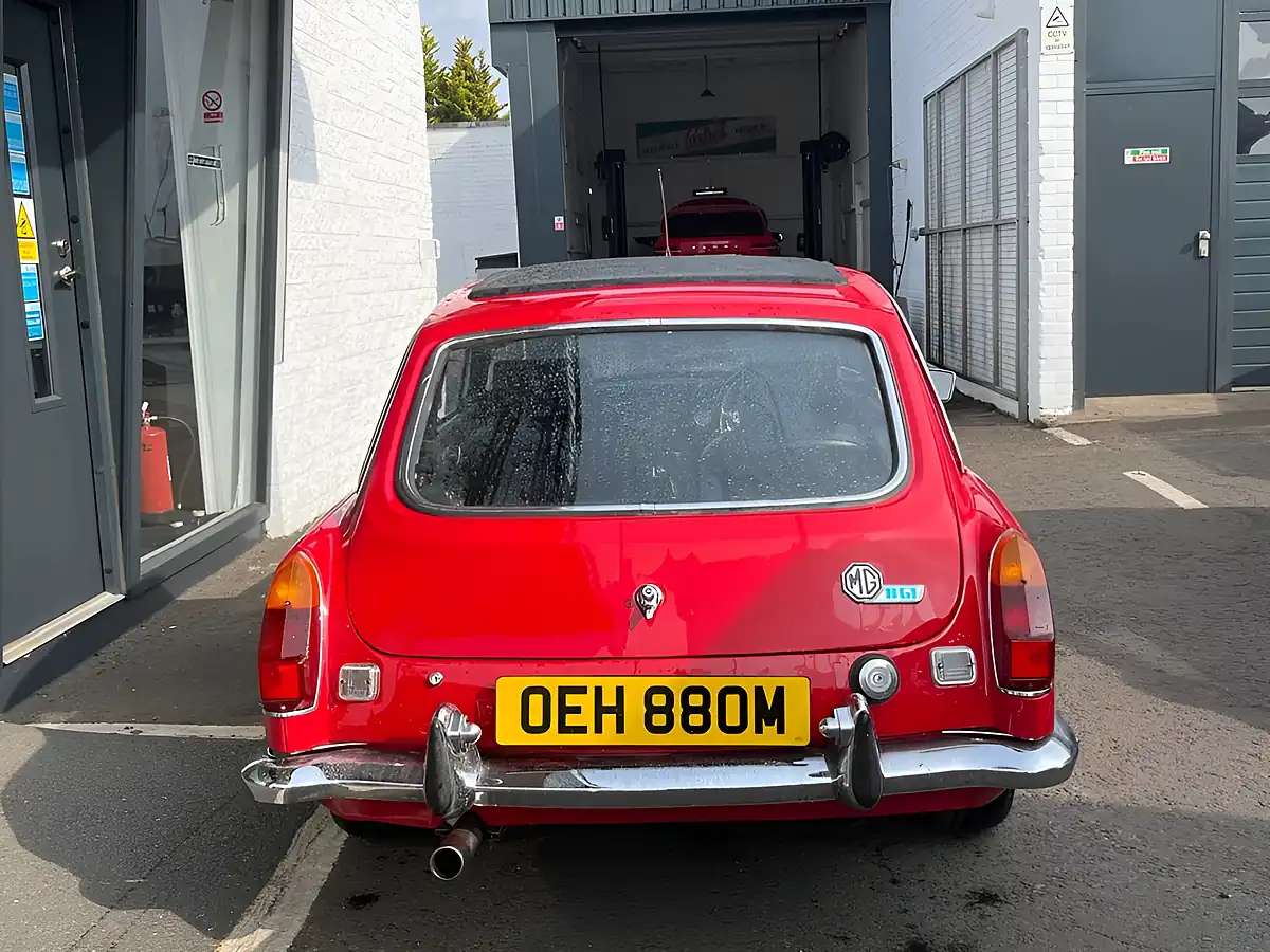 Used 1974 MG Mgb GT Coupe Tartan Red - Interior and Exterior details 5