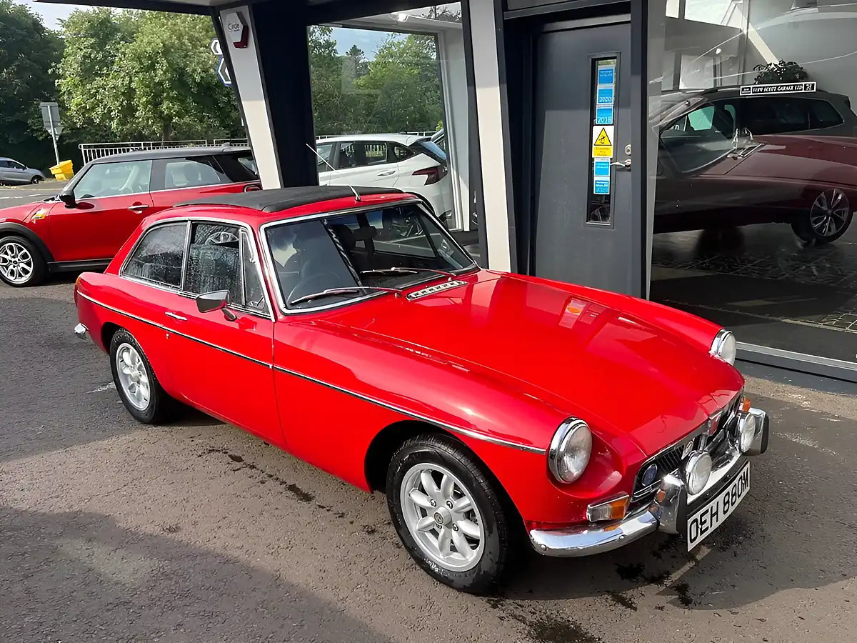 Used 1974 MG Mgb GT Coupe Tartan Red - Interior and Exterior details 9