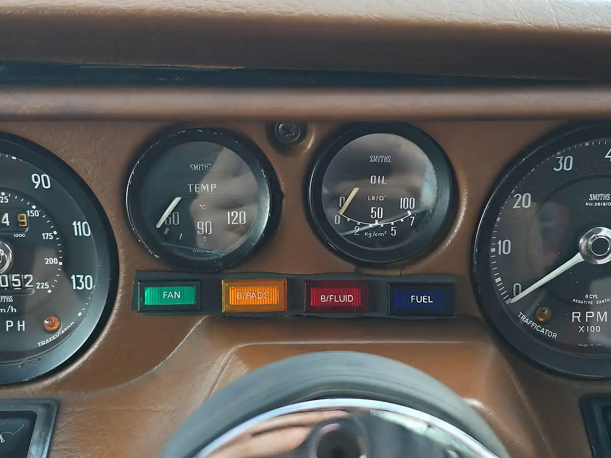 Used 1974 Reliant Scimitar Gte Coupe Burgundy - Interior and Exterior details 16