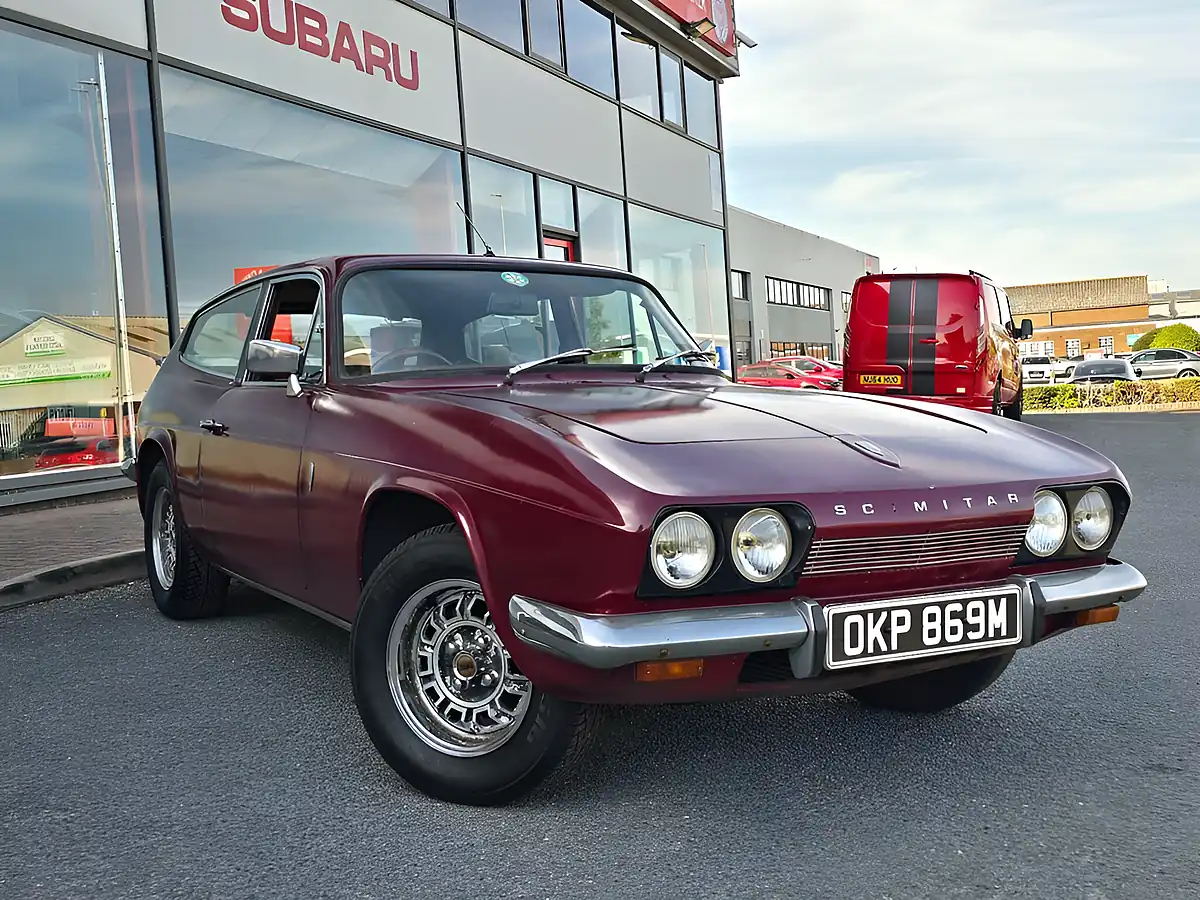 Used 1974 Reliant Scimitar Gte Coupe Burgundy - Interior and Exterior details 4