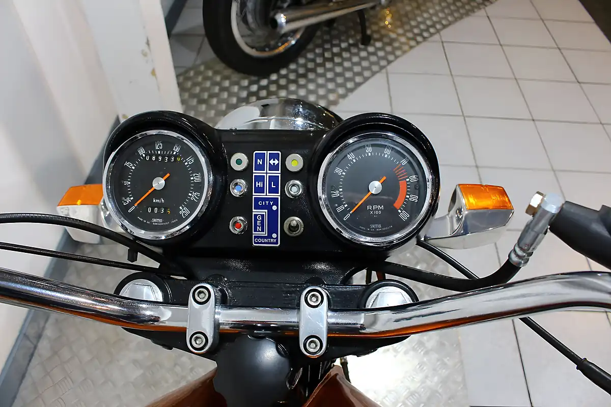 Used 1975 Ducati 860GT Orange - Interior and Exterior details 8