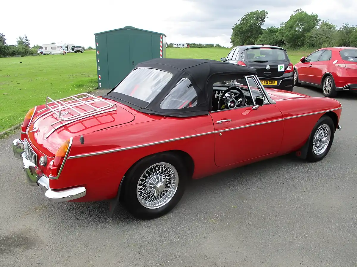 Used 1975 MG Mgb Roadster Tartan Red - Interior and Exterior details 11