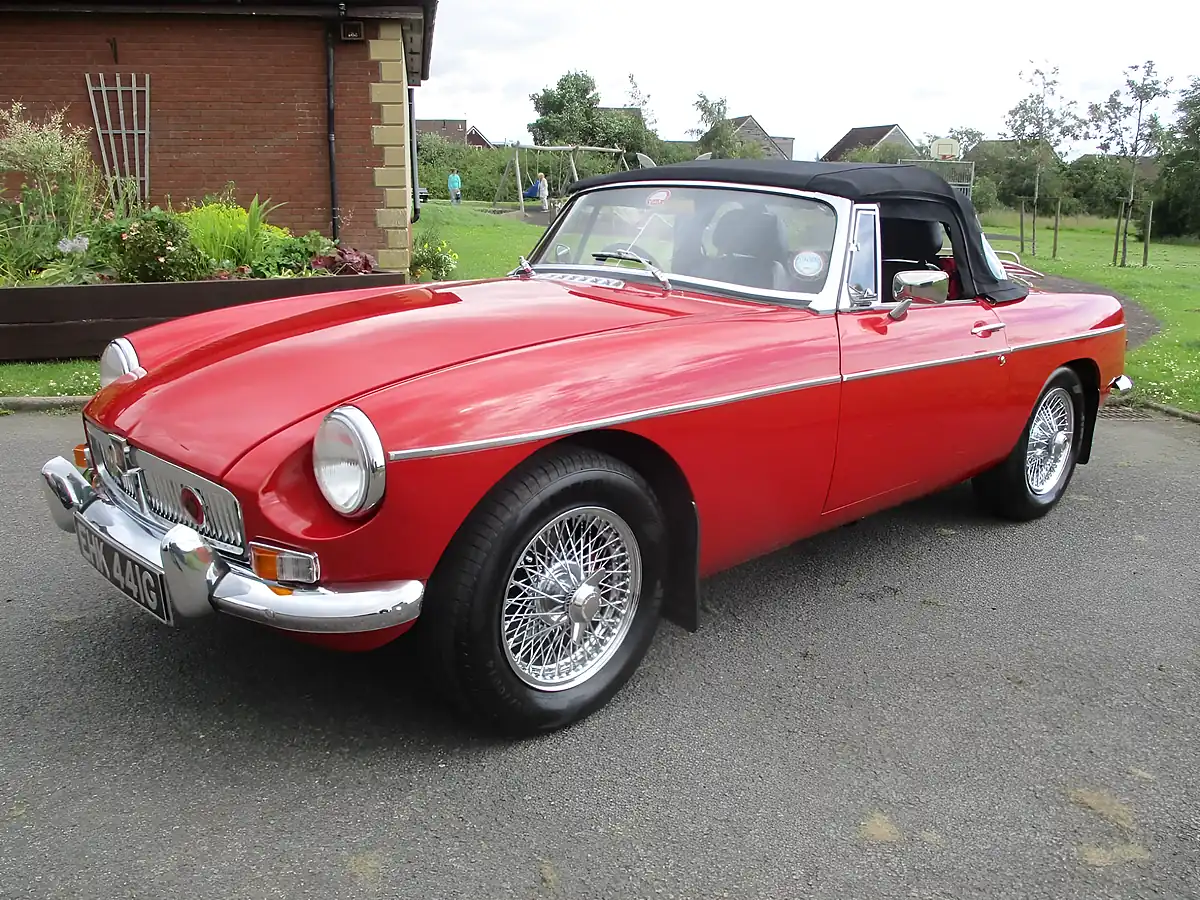 Used 1975 MG Mgb Roadster Tartan Red - Interior and Exterior details 6