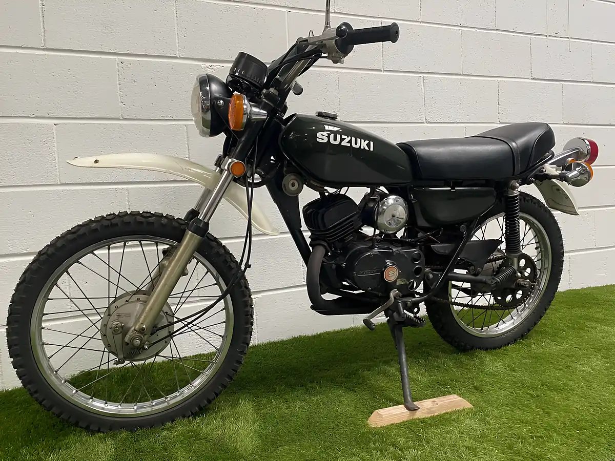Used 1975 Suzuki TS90 Green - Interior and Exterior details 11