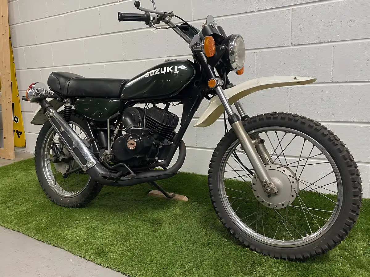 Used 1975 Suzuki TS90 Green - Interior and Exterior details 3