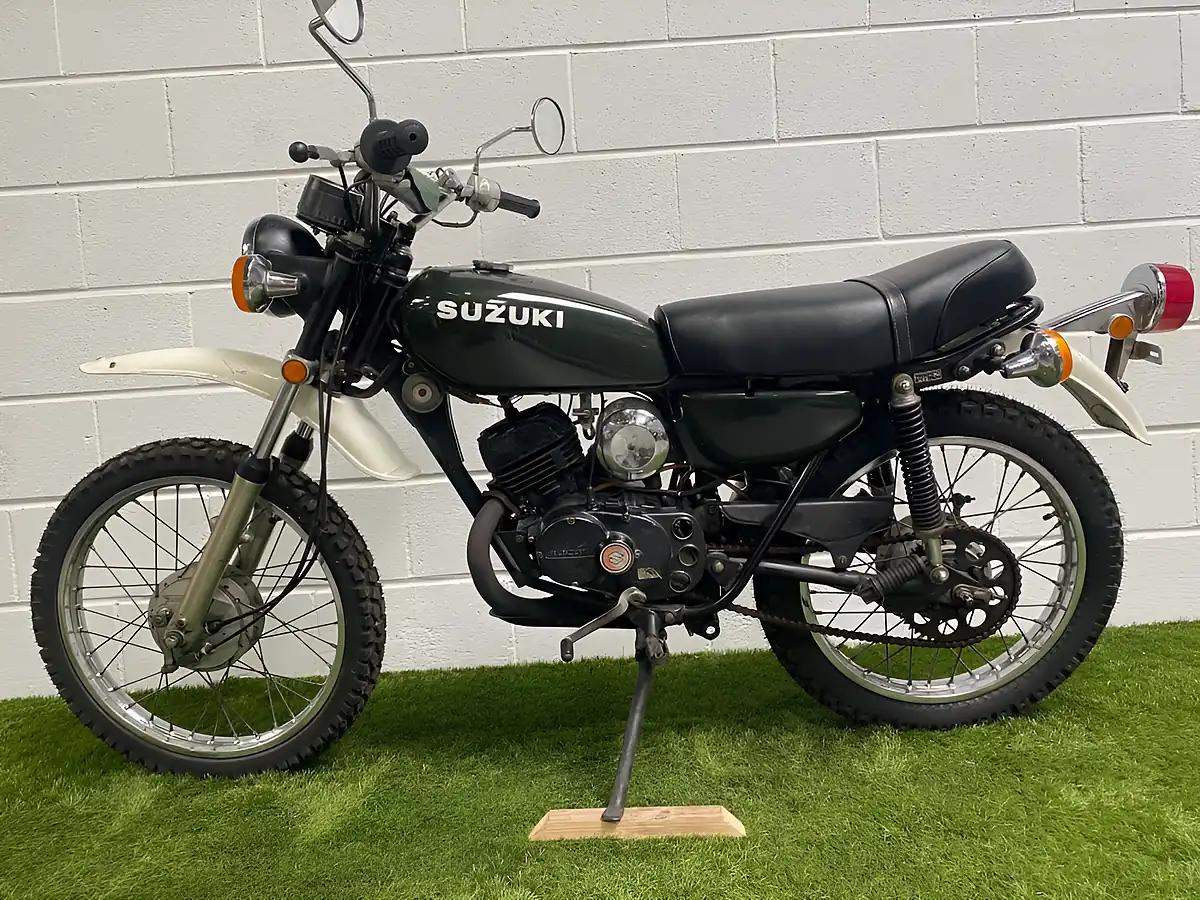 Used 1975 Suzuki TS90 Green - Interior and Exterior details 9
