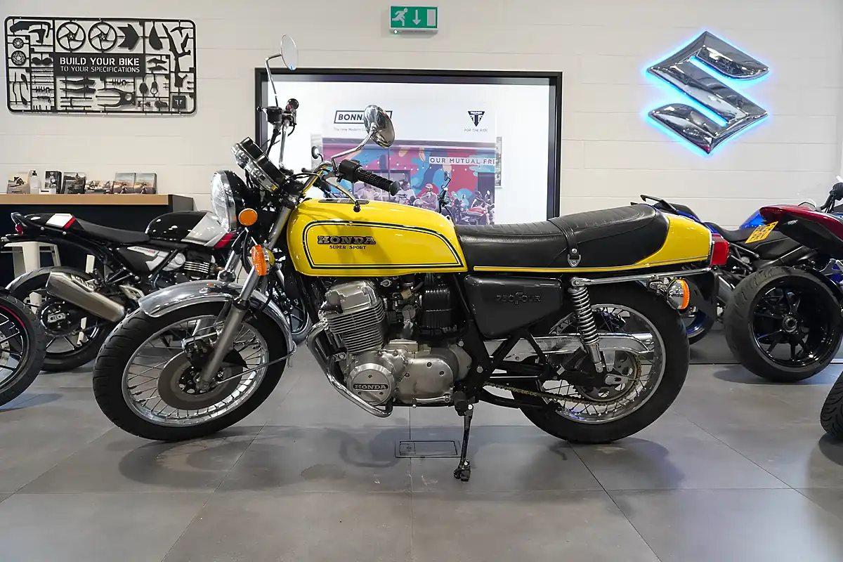 Used 1976 Honda CB750 Yellow - Interior and Exterior details 2