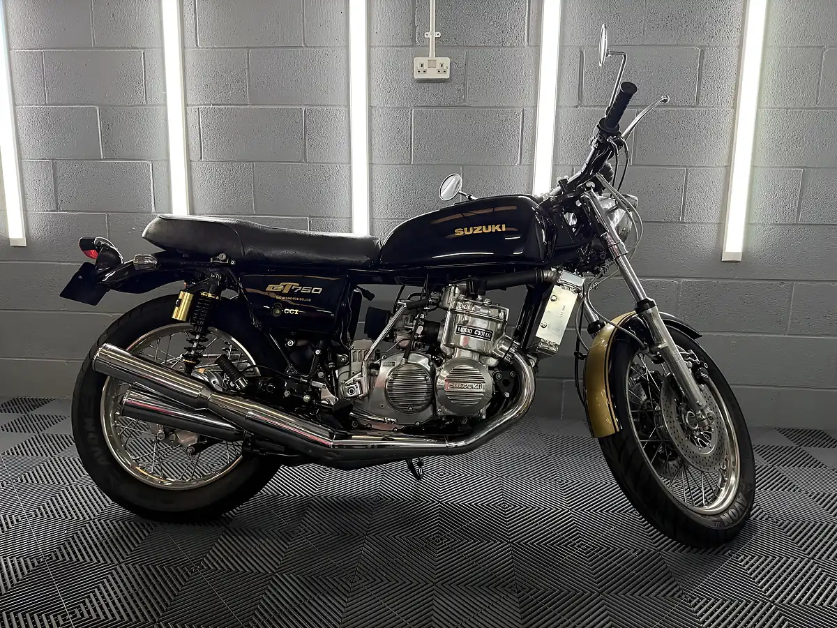 Used 1976 Suzuki GT Black - Front View
