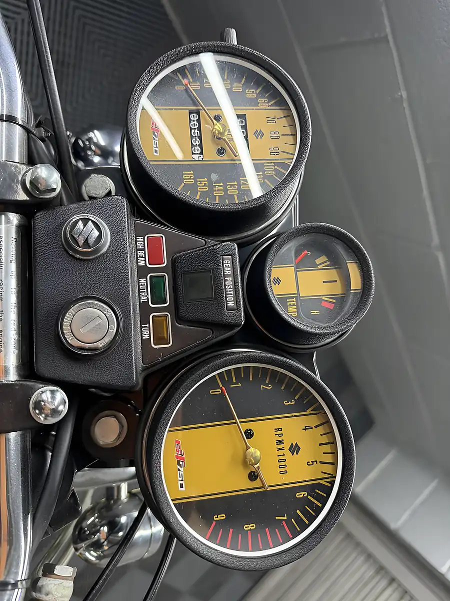 Used 1976 Suzuki GT Black - Interior and Exterior details 14