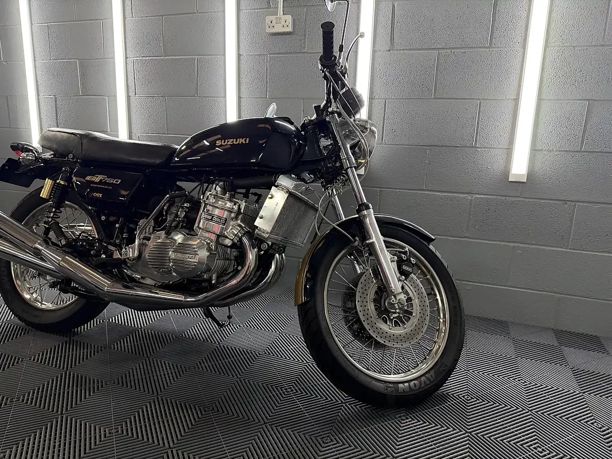 Used 1976 Suzuki GT Black - Interior and Exterior details 2